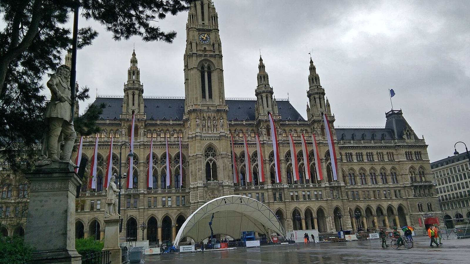 Entrance of Vienna city hall